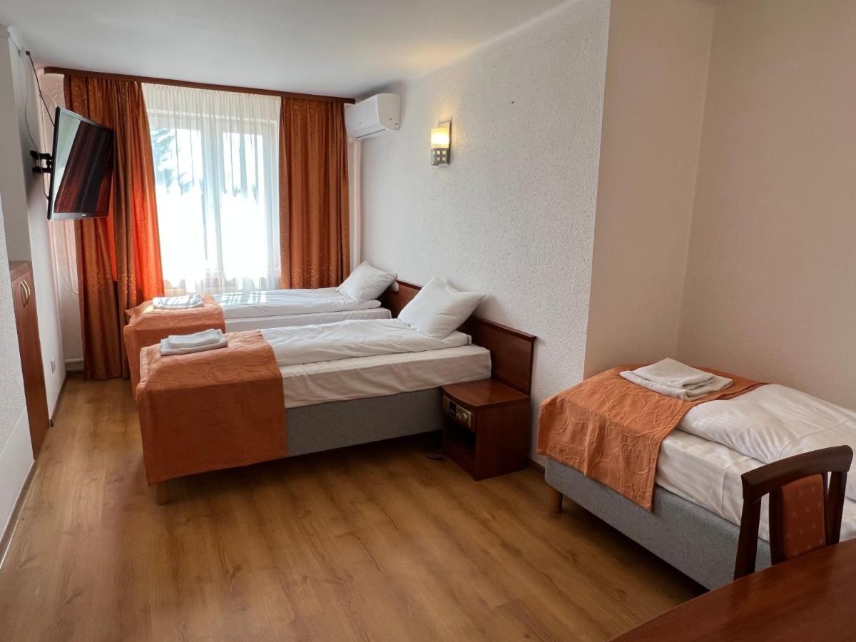 Zajazd Gosciniec Nowosiolki-Kolonia Esterno foto